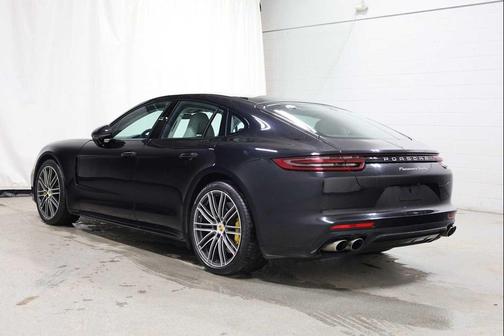 2017 Porsche Panamera Turbo