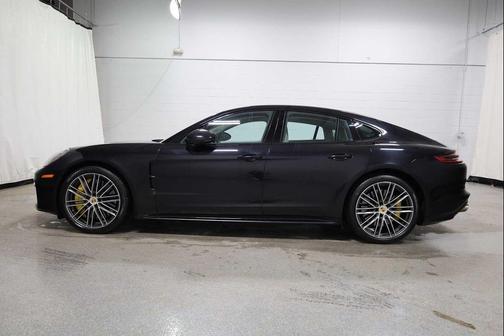 2017 Porsche Panamera Turbo