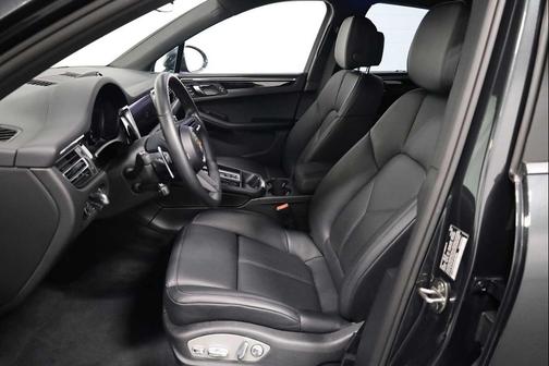 2025 Porsche Macan AWD