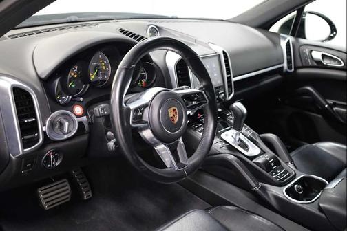 2017 Porsche Cayenne Platinum Edition