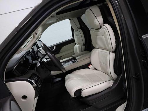 Chroma Caviar Dark Gray Metallic Clearcoat 2023 Lincoln Navigator Black Label