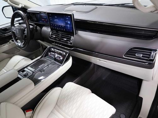 Chroma Caviar Dark Gray Metallic Clearcoat 2023 Lincoln Navigator Black Label
