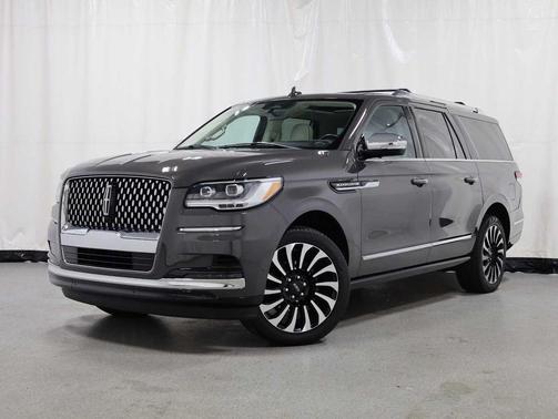 Chroma Caviar Dark Gray Metallic Clearcoat 2023 Lincoln Navigator Black Label