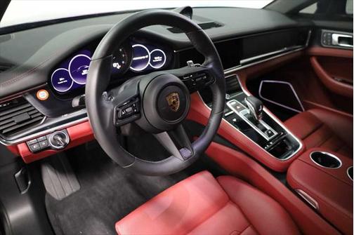 2022 Porsche Panamera 4