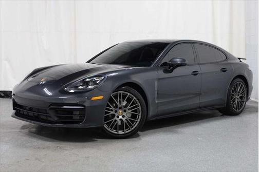2022 Porsche Panamera 4