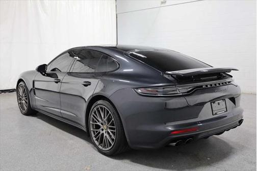 2022 Porsche Panamera 4
