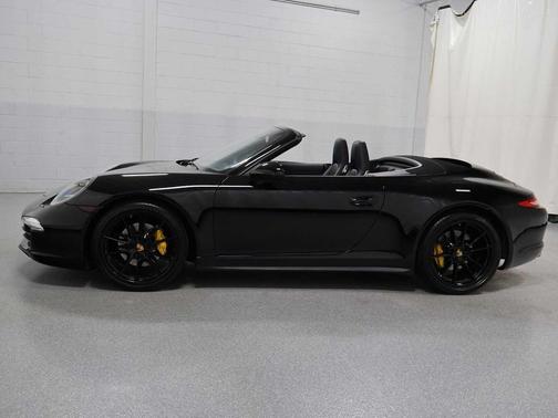 Black 2014 Porsche 911 Carrera 4