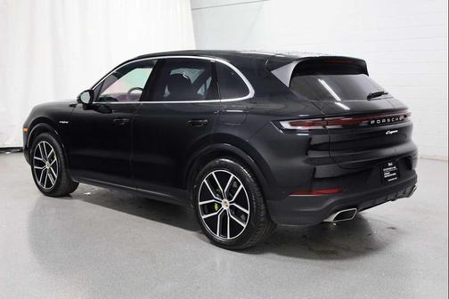Chromite Black Metallic 2025 Porsche Cayenne Cayenne E-Hybrid