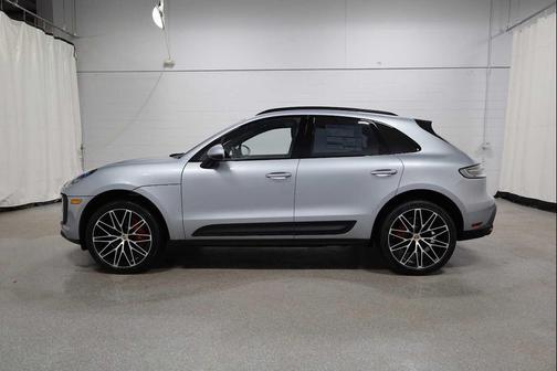 Dolomite Silver Metallic 2026 Porsche Macan S