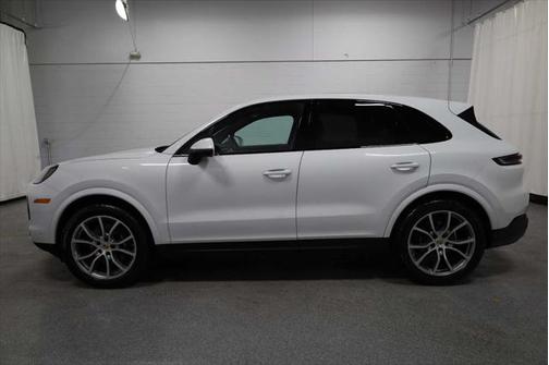 2024 Porsche Cayenne AWD