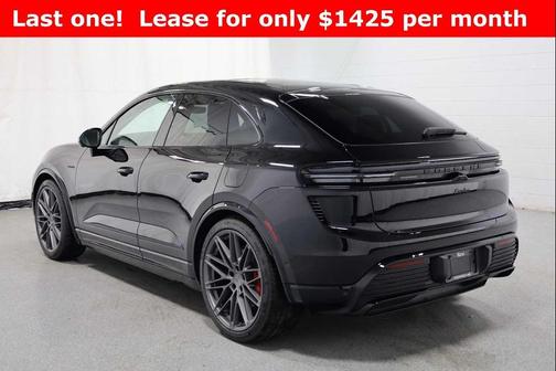 2025 Porsche Macan Turbo