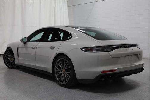 2023 Porsche Panamera 4