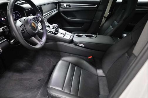 2023 Porsche Panamera 4