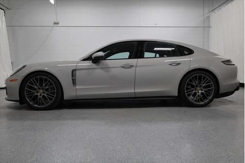 2023 Porsche Panamera 4