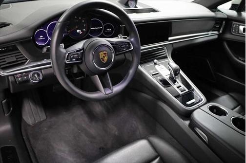 2023 Porsche Panamera 4