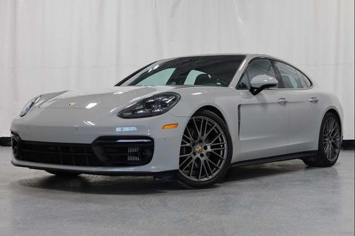 2023 Porsche Panamera 4