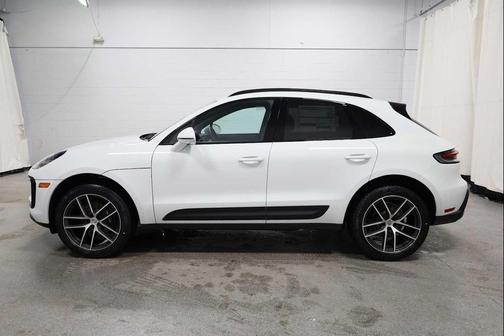 2026 Porsche Macan AWD