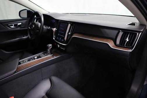 2020 Volvo V60 Cross Country T5
