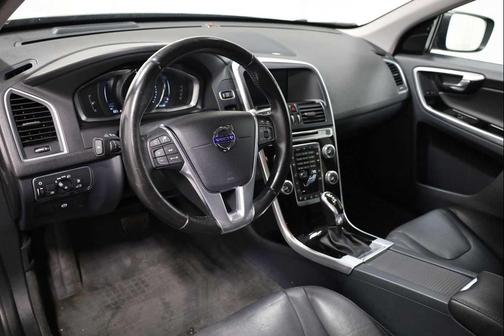 2016 Volvo XC60 T6 Platinum