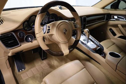 2014 Porsche Panamera 4