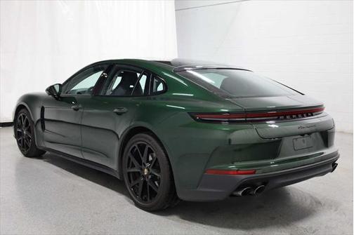 2024 Porsche Panamera 4