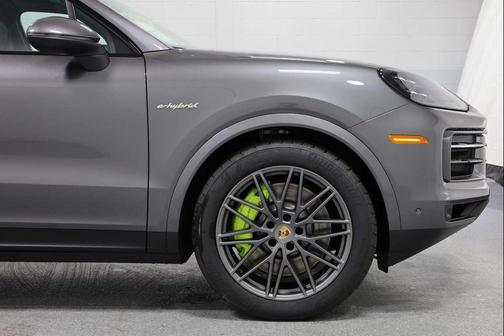 2024 Porsche Cayenne S