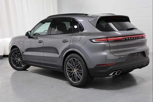 2024 Porsche Cayenne S