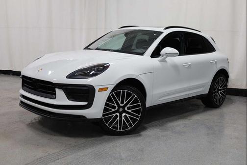 2025 Porsche Macan AWD