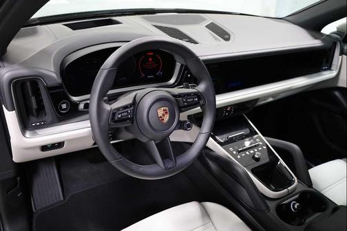 Cashmere Beige Metallic 2026 Porsche Cayenne Cayenne