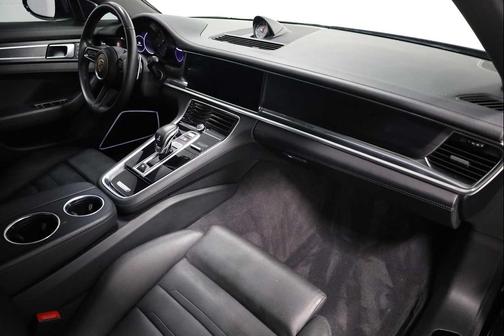 2023 Porsche Panamera 4