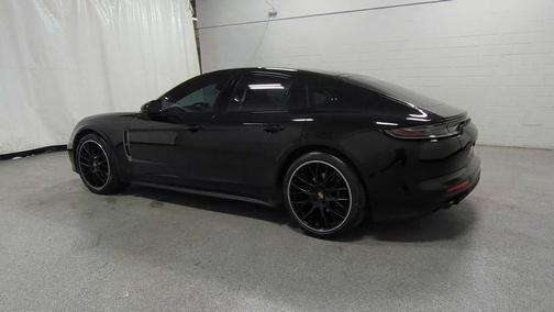 2023 Porsche Panamera 4