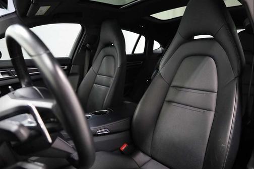 2023 Porsche Panamera 4