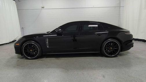 2023 Porsche Panamera 4