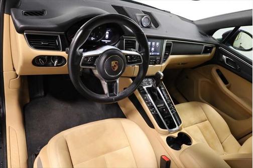 2018 Porsche Macan Base