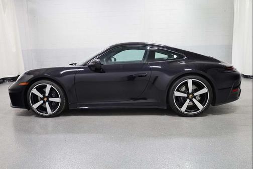 2025 Porsche 911 Carrera