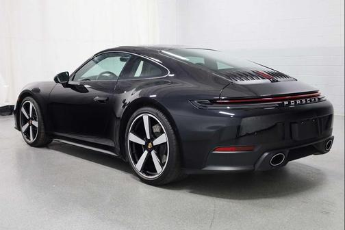 2025 Porsche 911 Carrera