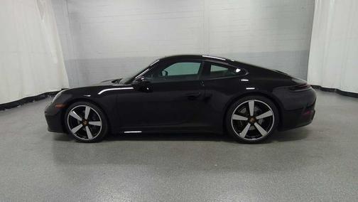 2025 Porsche 911 Carrera