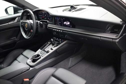 2025 Porsche 911 Carrera