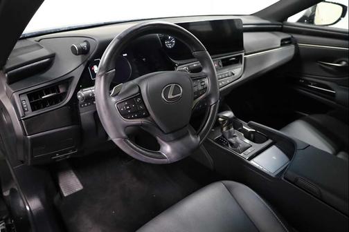 2023 Lexus ES 250 Base