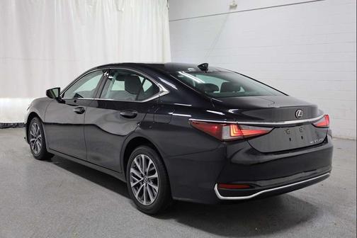 2023 Lexus ES 250 Base