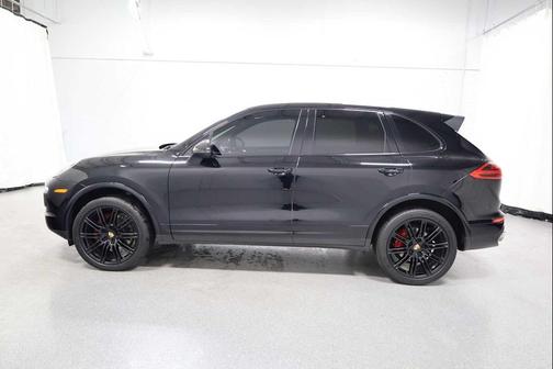 2018 Porsche Cayenne Platinum Edition