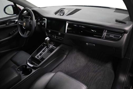 2023 Porsche Macan T