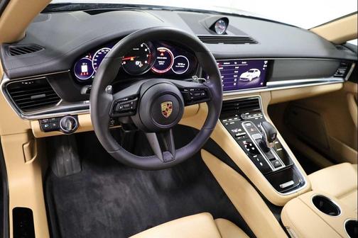 2023 Porsche Panamera 4