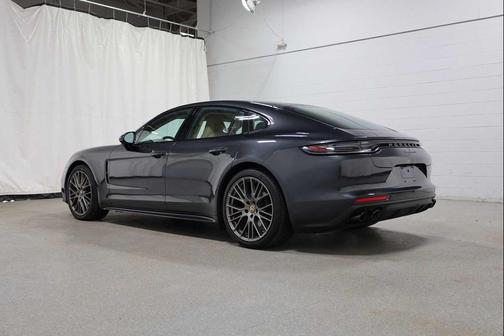 2023 Porsche Panamera 4
