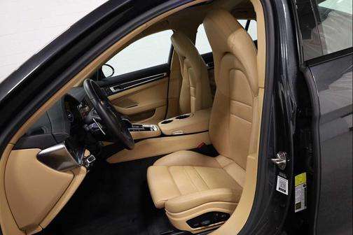 2023 Porsche Panamera 4