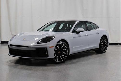 2025 Porsche Panamera 4