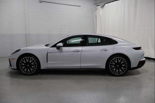 2025 Porsche Panamera 4