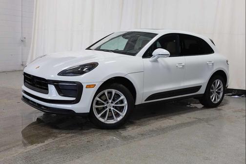 2026 Porsche Macan AWD
