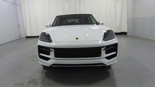 2025 Porsche Cayenne GTS