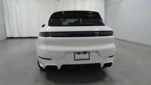 2025 Porsche Cayenne GTS